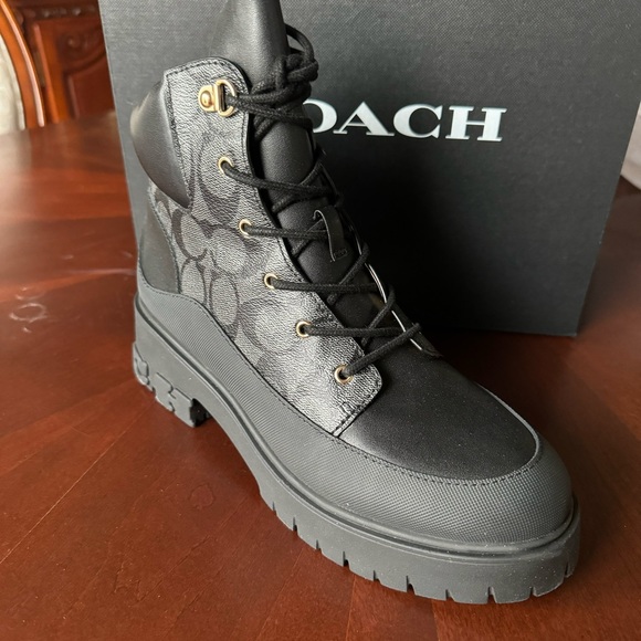 Coach women’s Royce Bootie In Signature
Canvas new with box size 8.     #23 - Picture 5 of 7